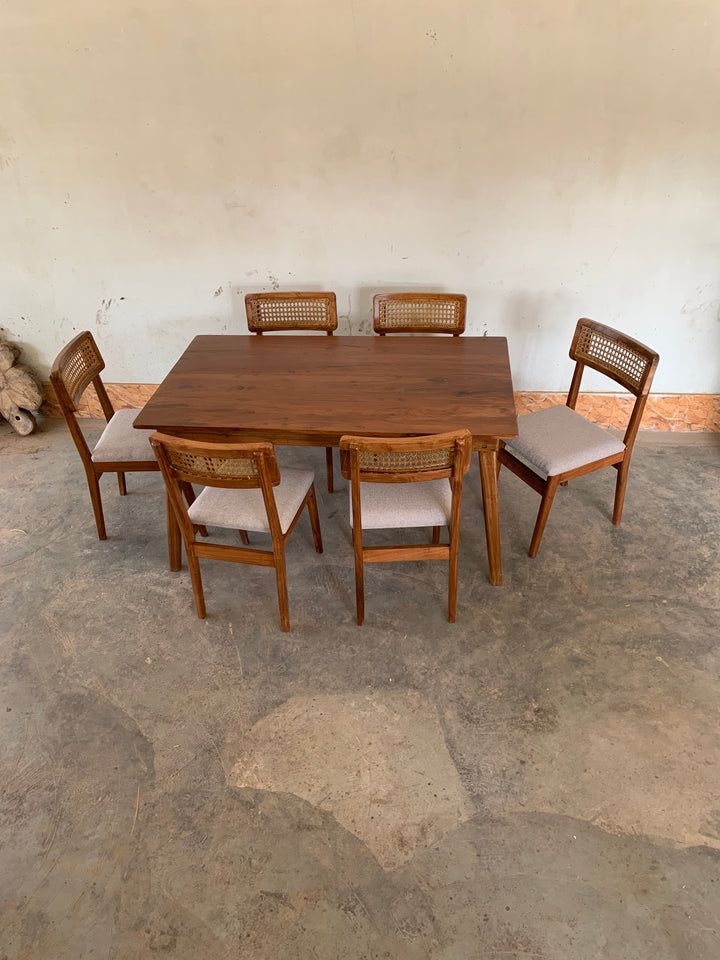 Riwayat Dining Set