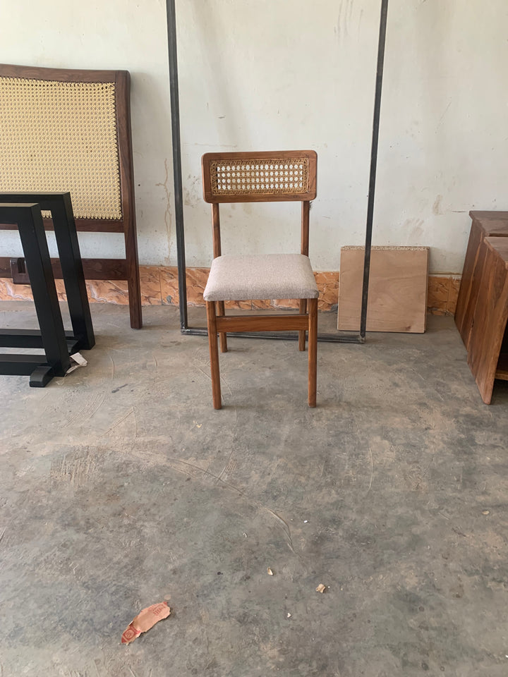 Riwayat Dining Set