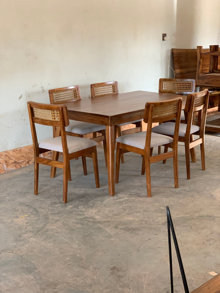 Riwayat Dining Set