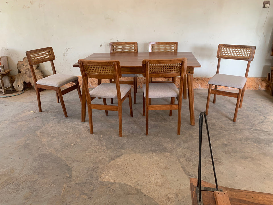 Riwayat Dining Set
