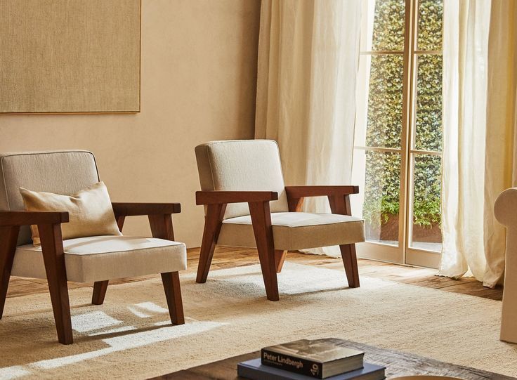 Axa Lounge Chair